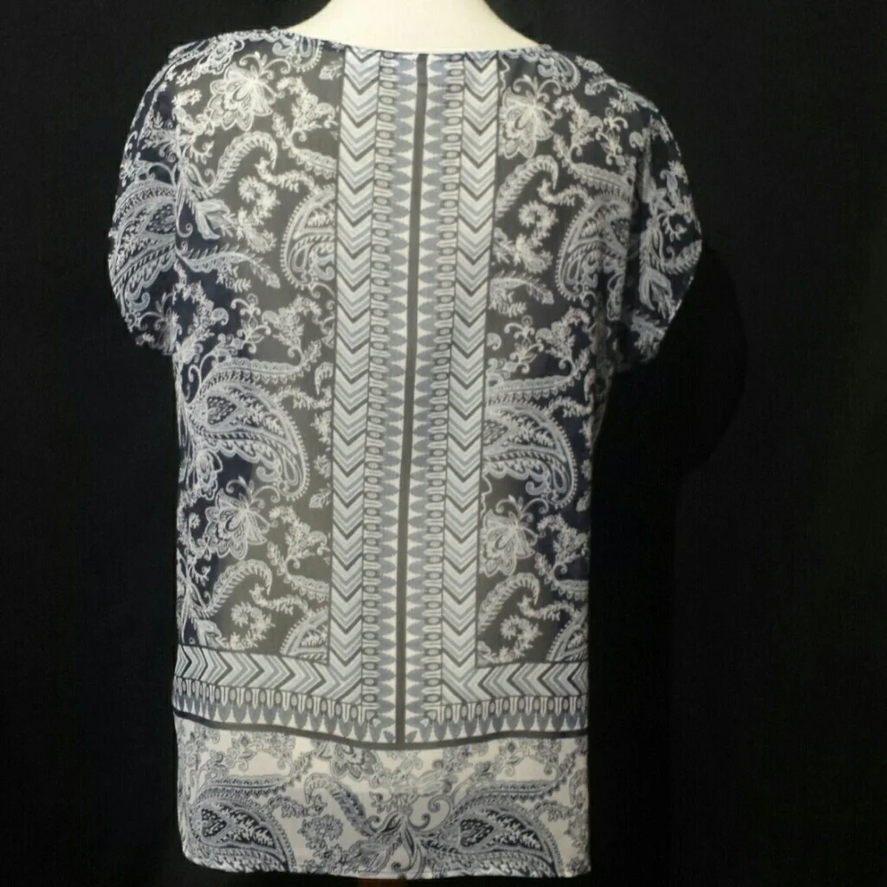 LIZ CLAIBORNE Sheer Top.8 - Picture 2 of 4
